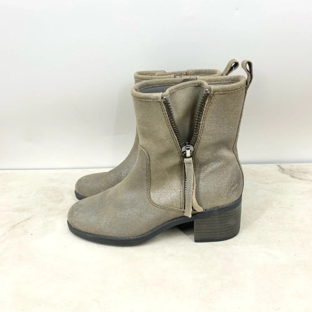 Clarks ankle bootie